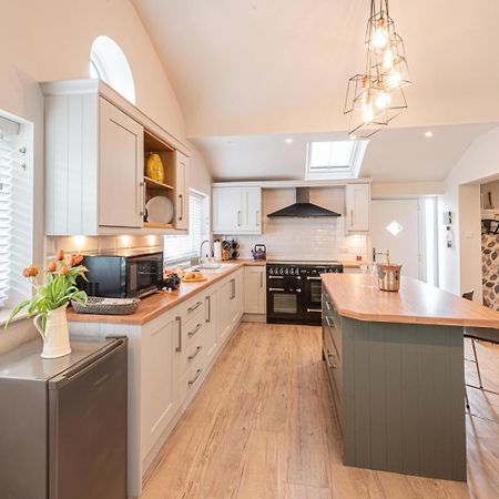 Quiet Self Contained Cottage Near Delamere Forest Cuddington  Exteriör bild